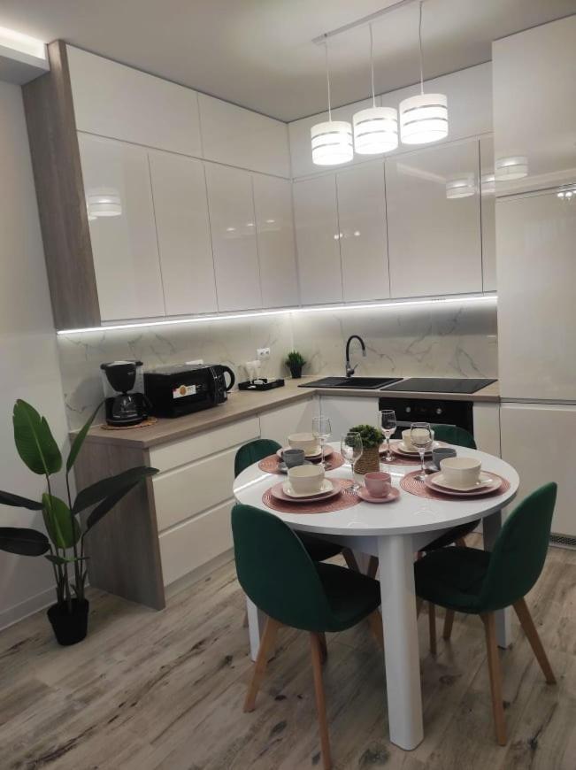 Sun River Apartament Ілава Екстер'єр фото