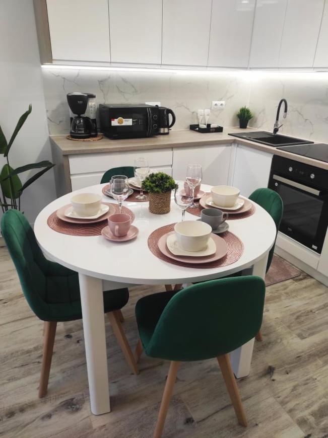 Sun River Apartament Ілава Екстер'єр фото