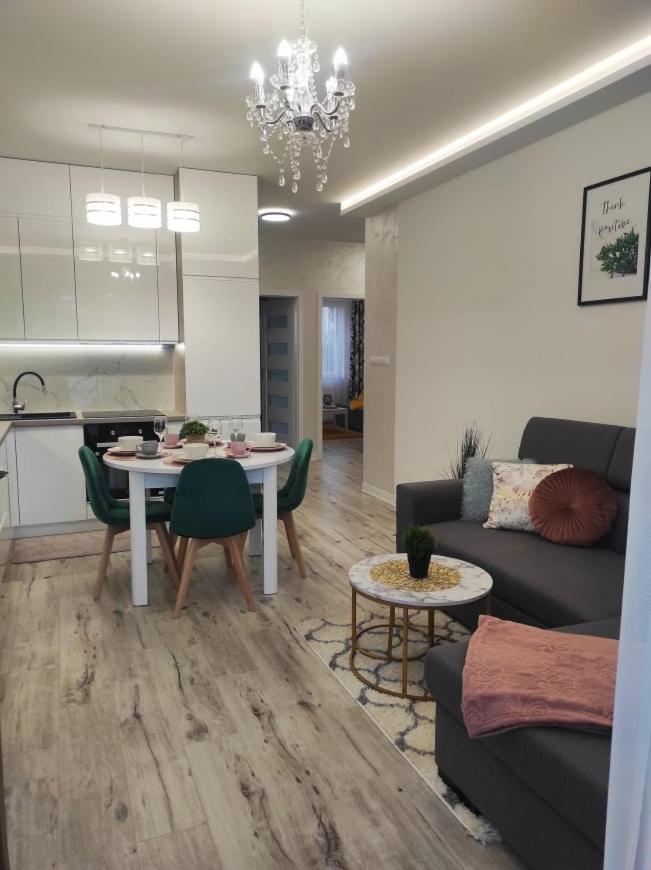 Sun River Apartament Ілава Екстер'єр фото